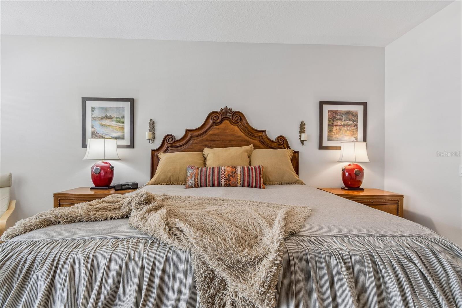 Image 23 of 62 For 9617 Summer House Lane