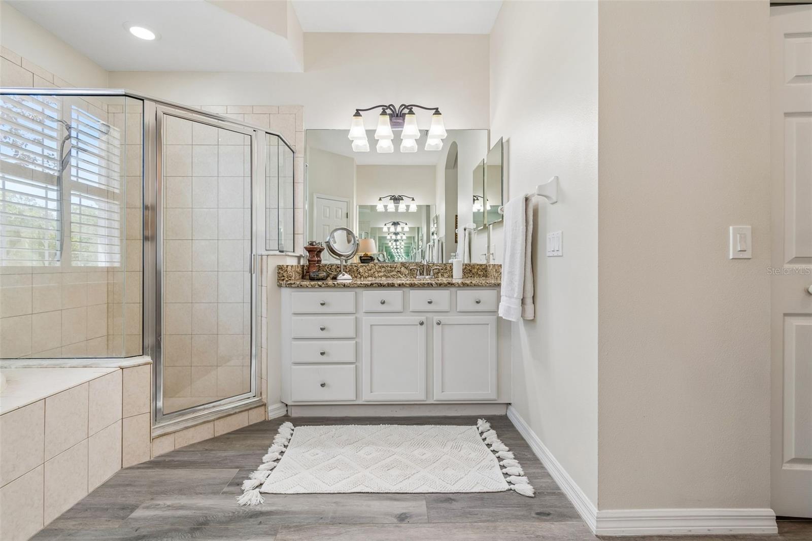 Image 27 of 62 For 9617 Summer House Lane