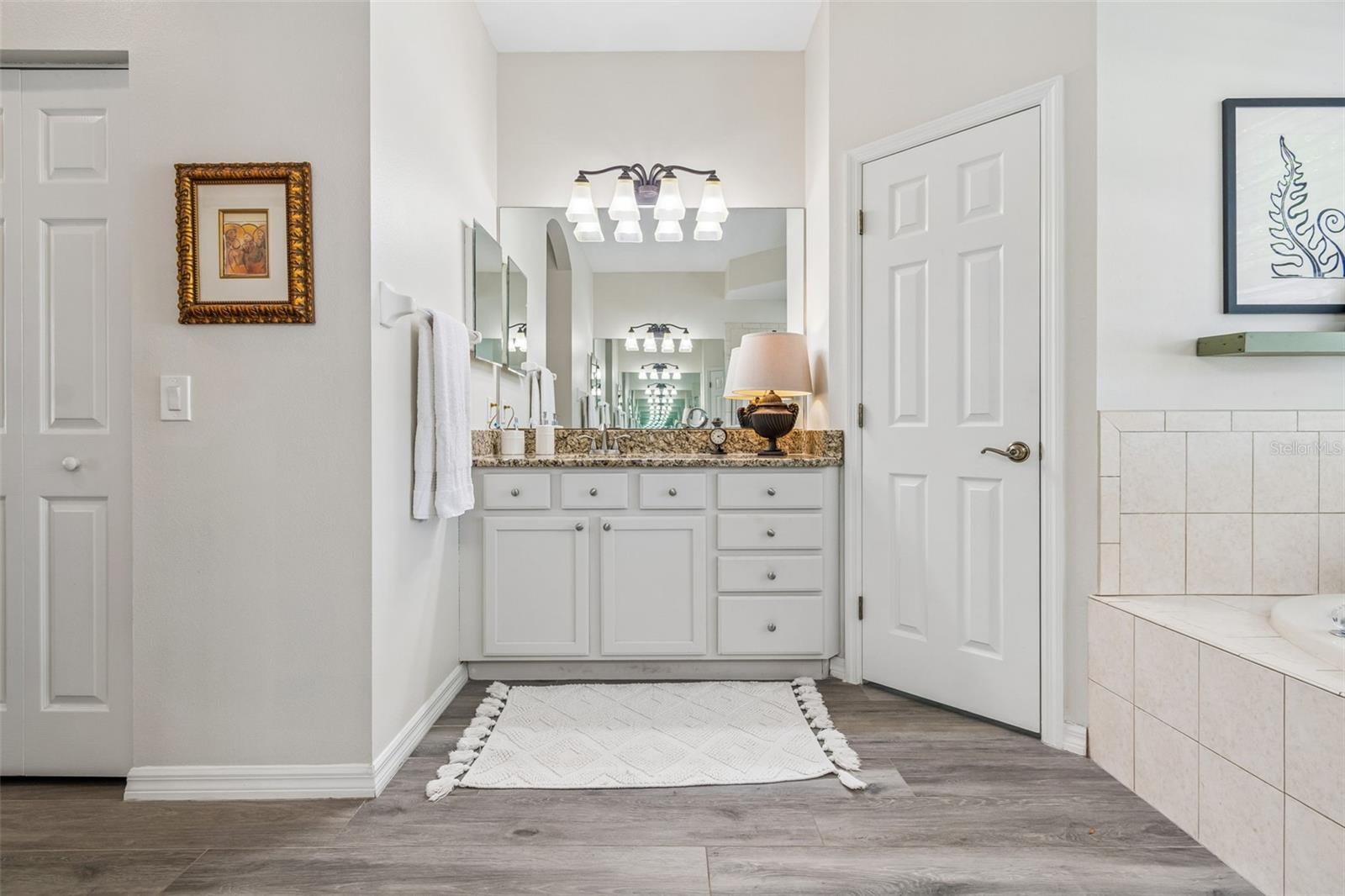 Image 28 of 62 For 9617 Summer House Lane