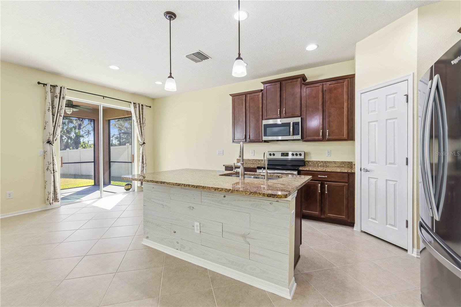 Image 10 of 39 For 10837 79th Street E