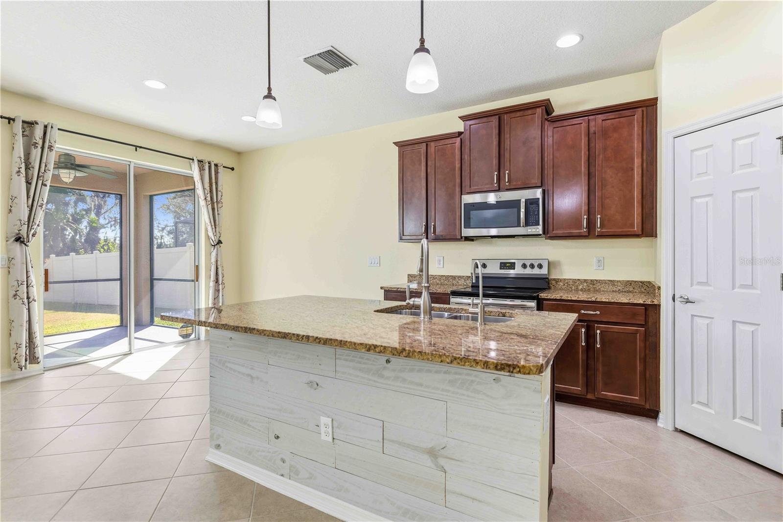 Image 11 of 39 For 10837 79th Street E