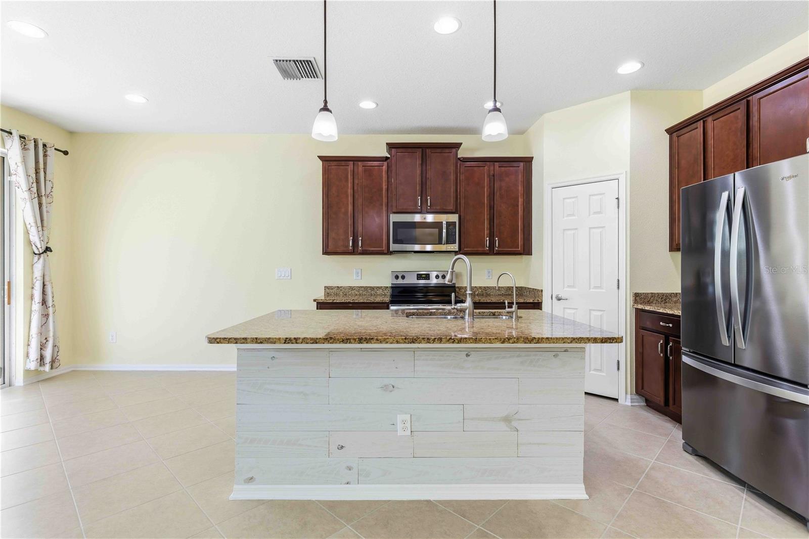 Image 12 of 39 For 10837 79th Street E