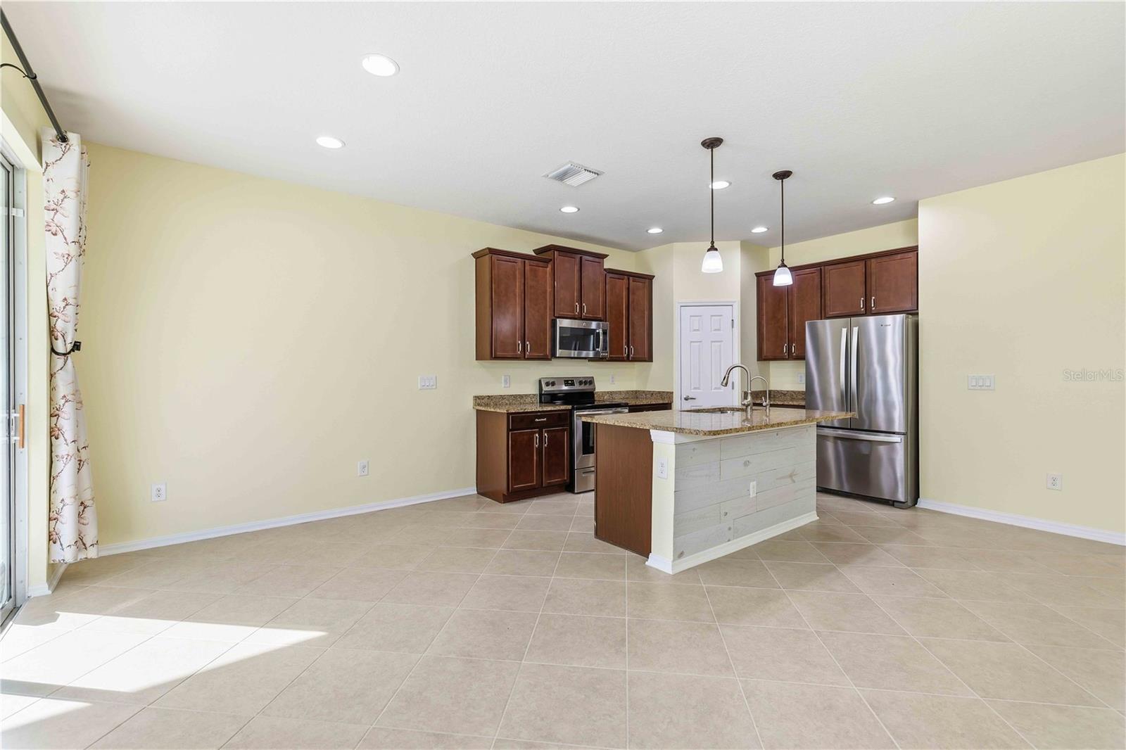 Image 17 of 39 For 10837 79th Street E