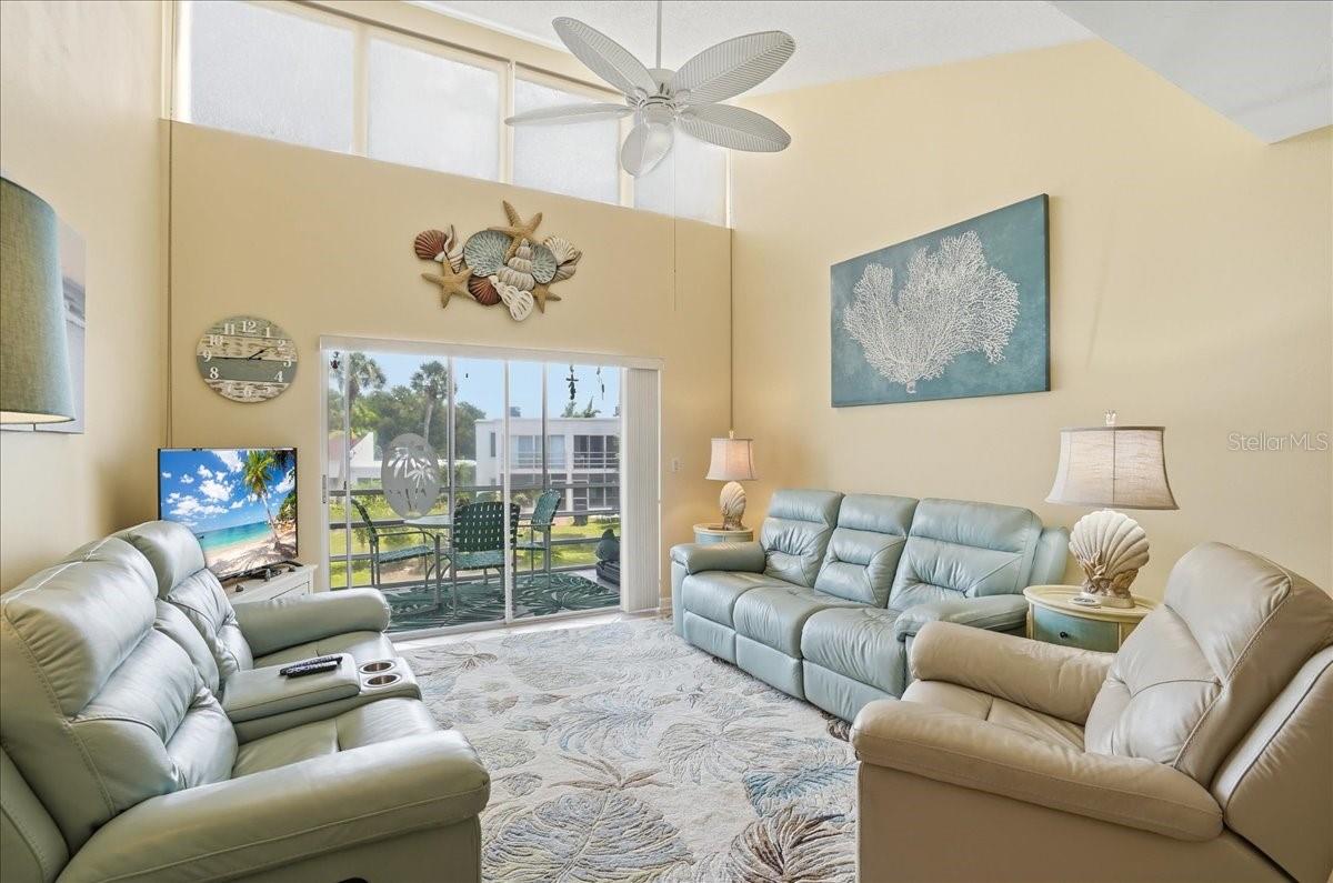 Image 11 of 35 For 755 Village Circle 203