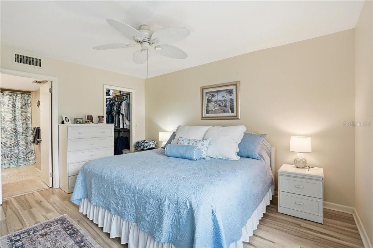 Image 19 of 35 For 755 Village Circle 203