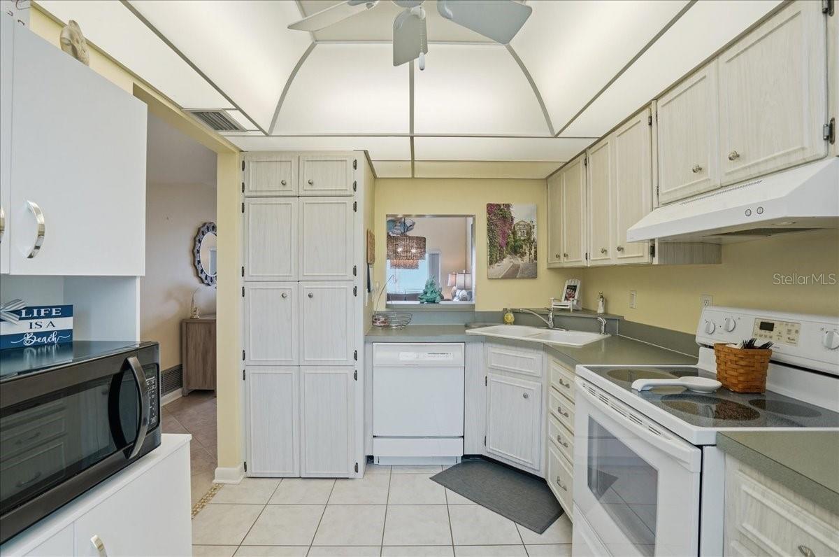 Image 29 of 35 For 755 Village Circle 203