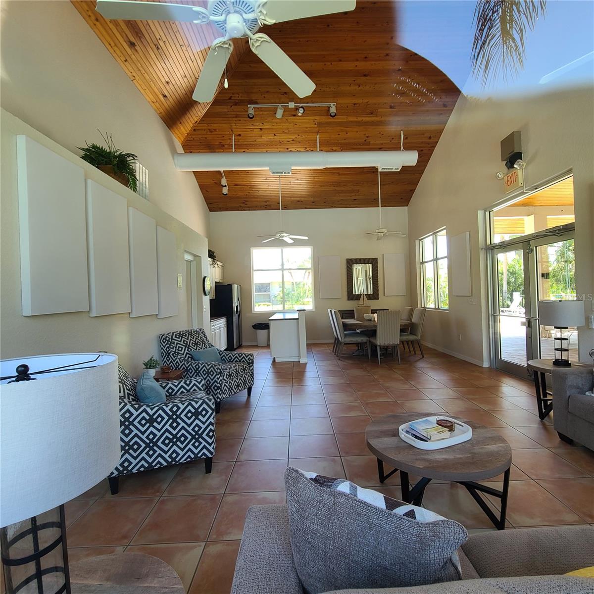 Image 18 of 21 For 924 La Costa Circle 4