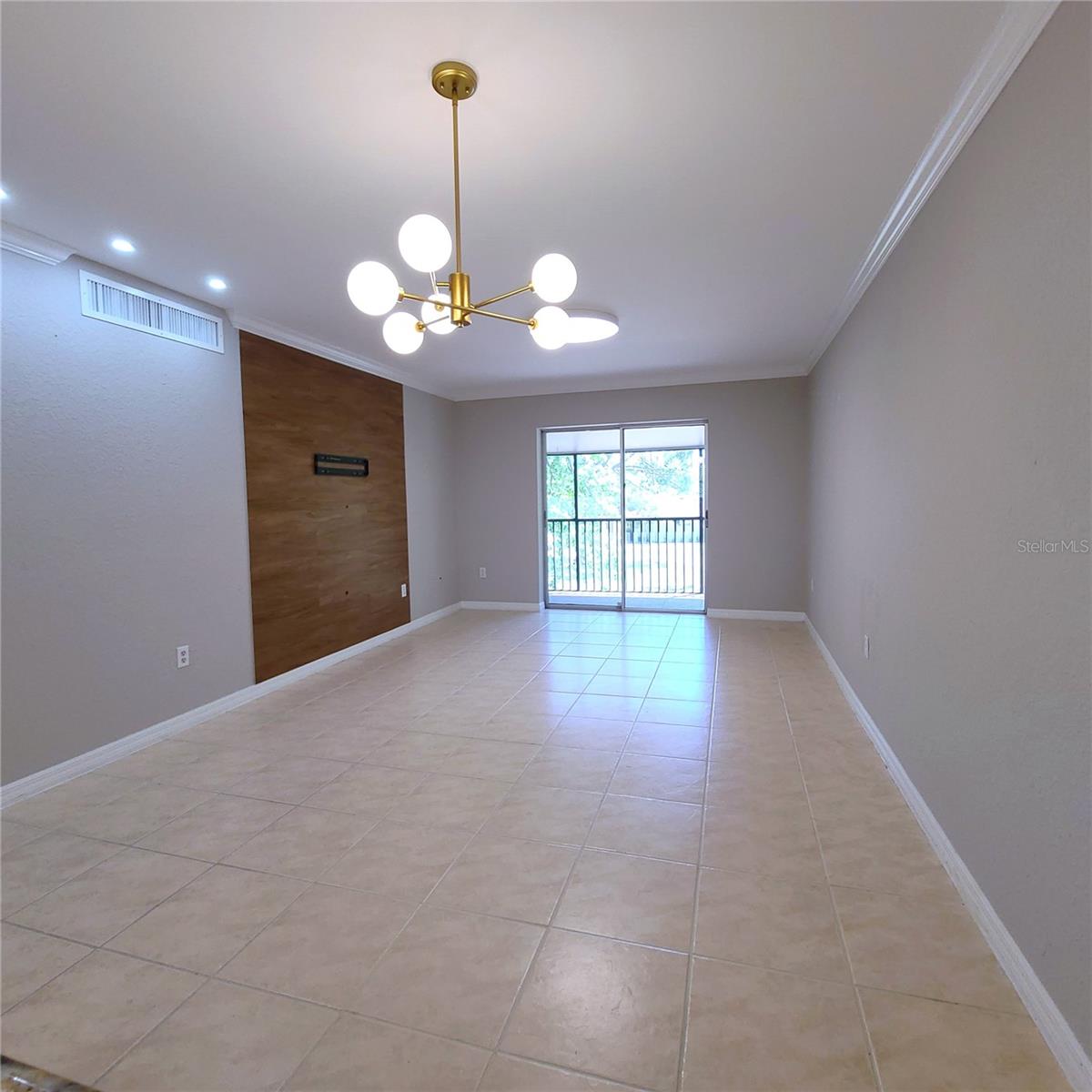 Image 4 of 21 For 924 La Costa Circle 4