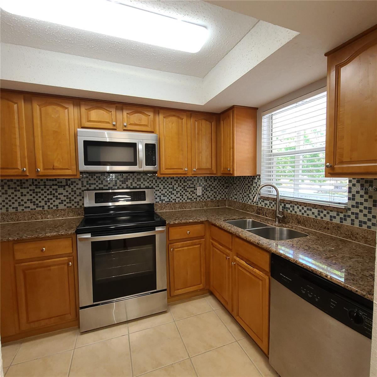 Image 7 of 21 For 924 La Costa Circle 4