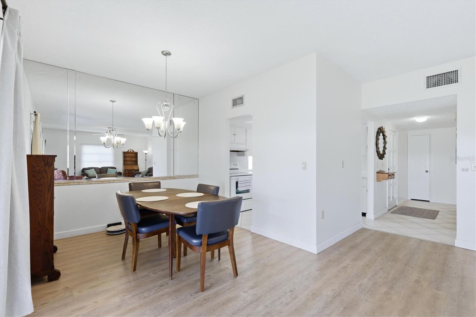 Image 17 of 48 For 5887 Tidewood Avenue 2