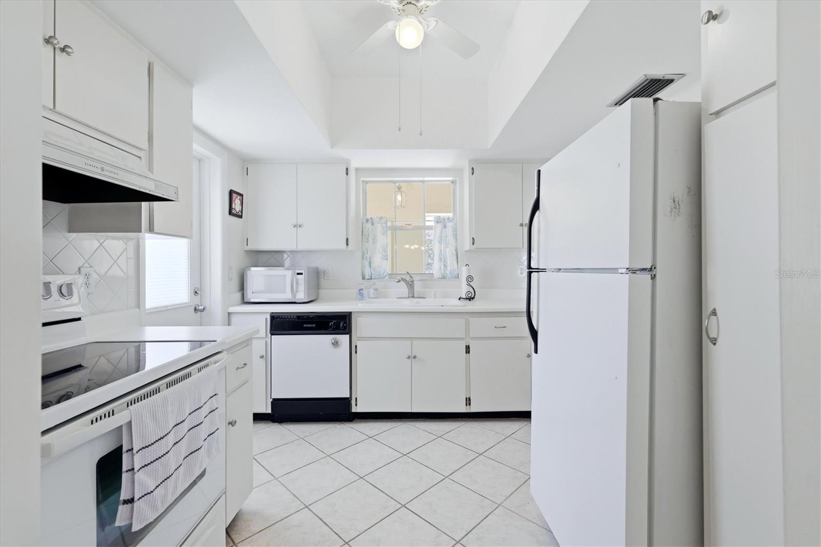 Image 20 of 48 For 5887 Tidewood Avenue 2