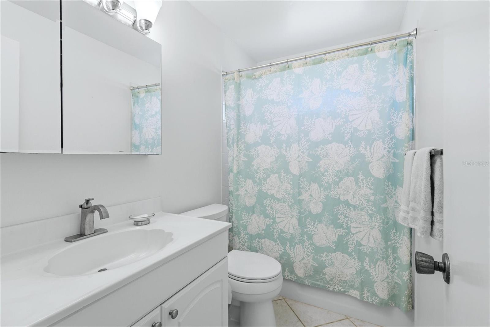 Image 29 of 48 For 5887 Tidewood Avenue 2