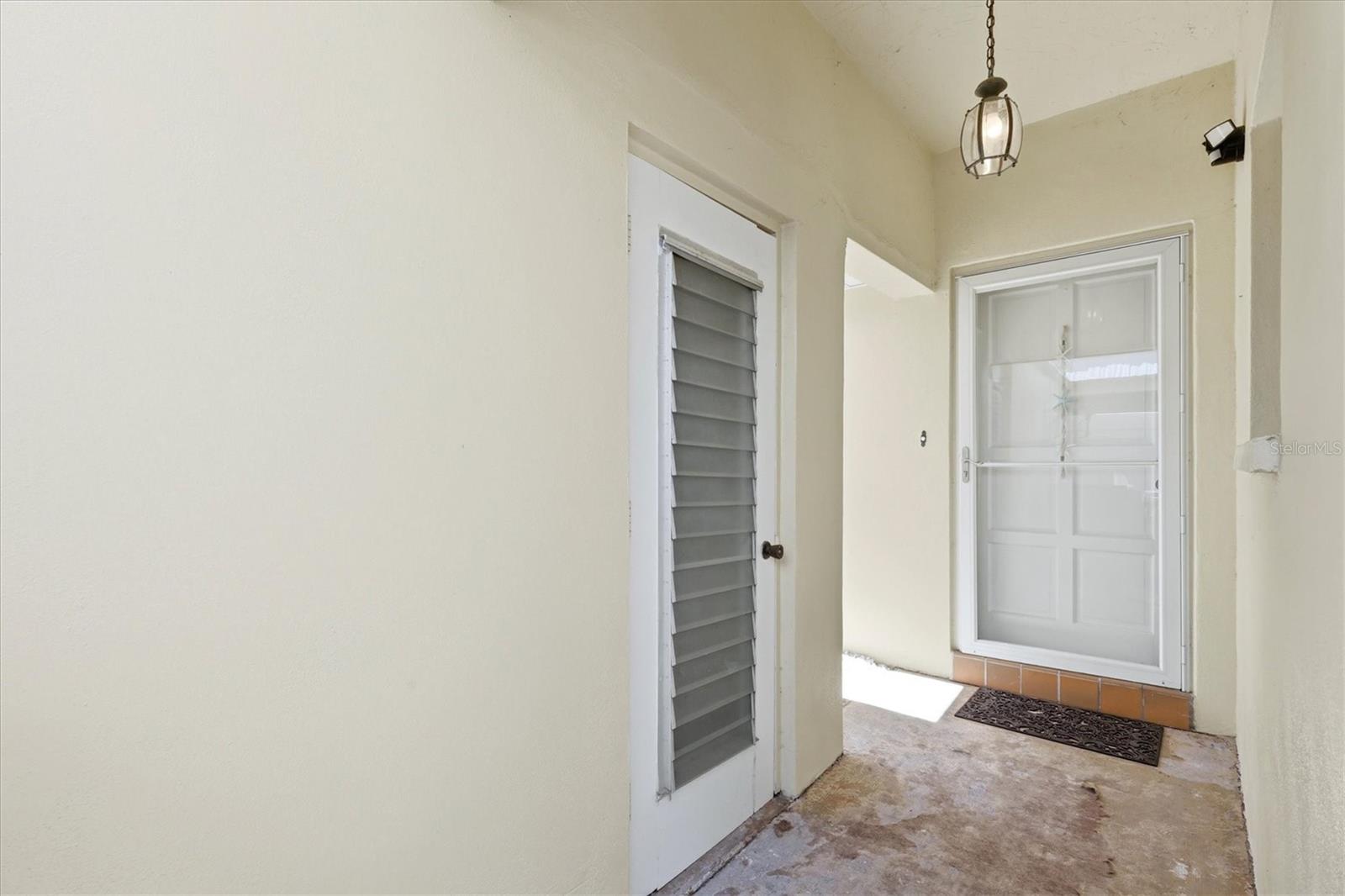 Image 30 of 48 For 5887 Tidewood Avenue 2