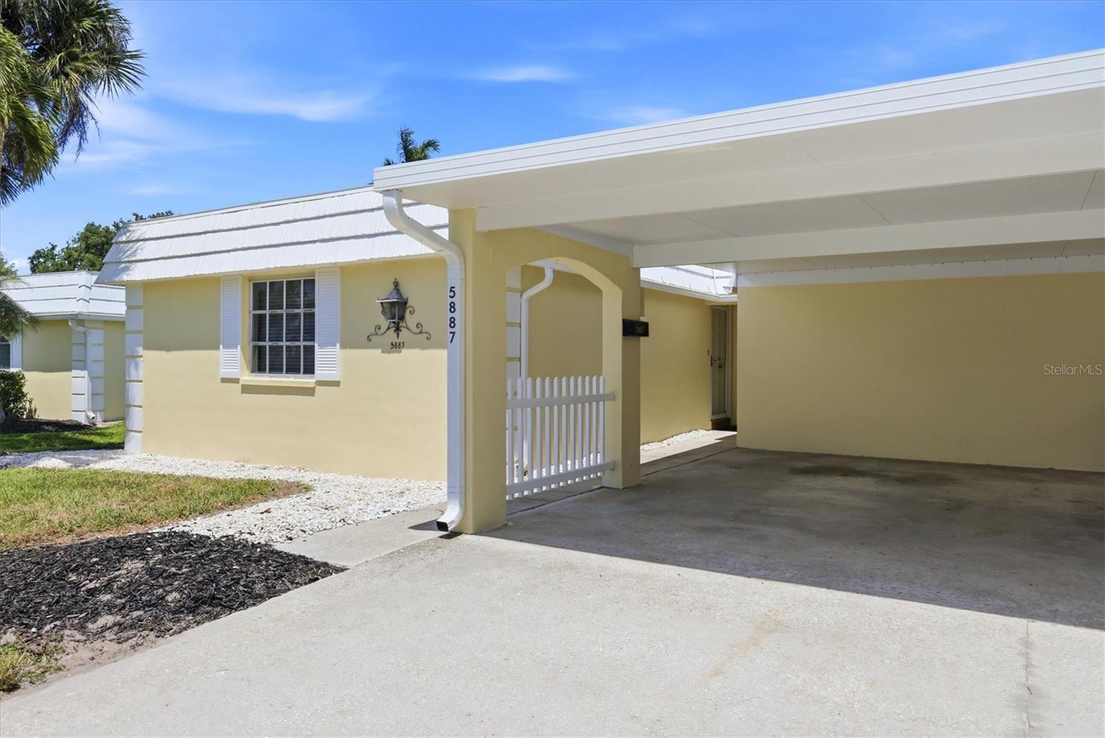 Image 4 of 48 For 5887 Tidewood Avenue 2