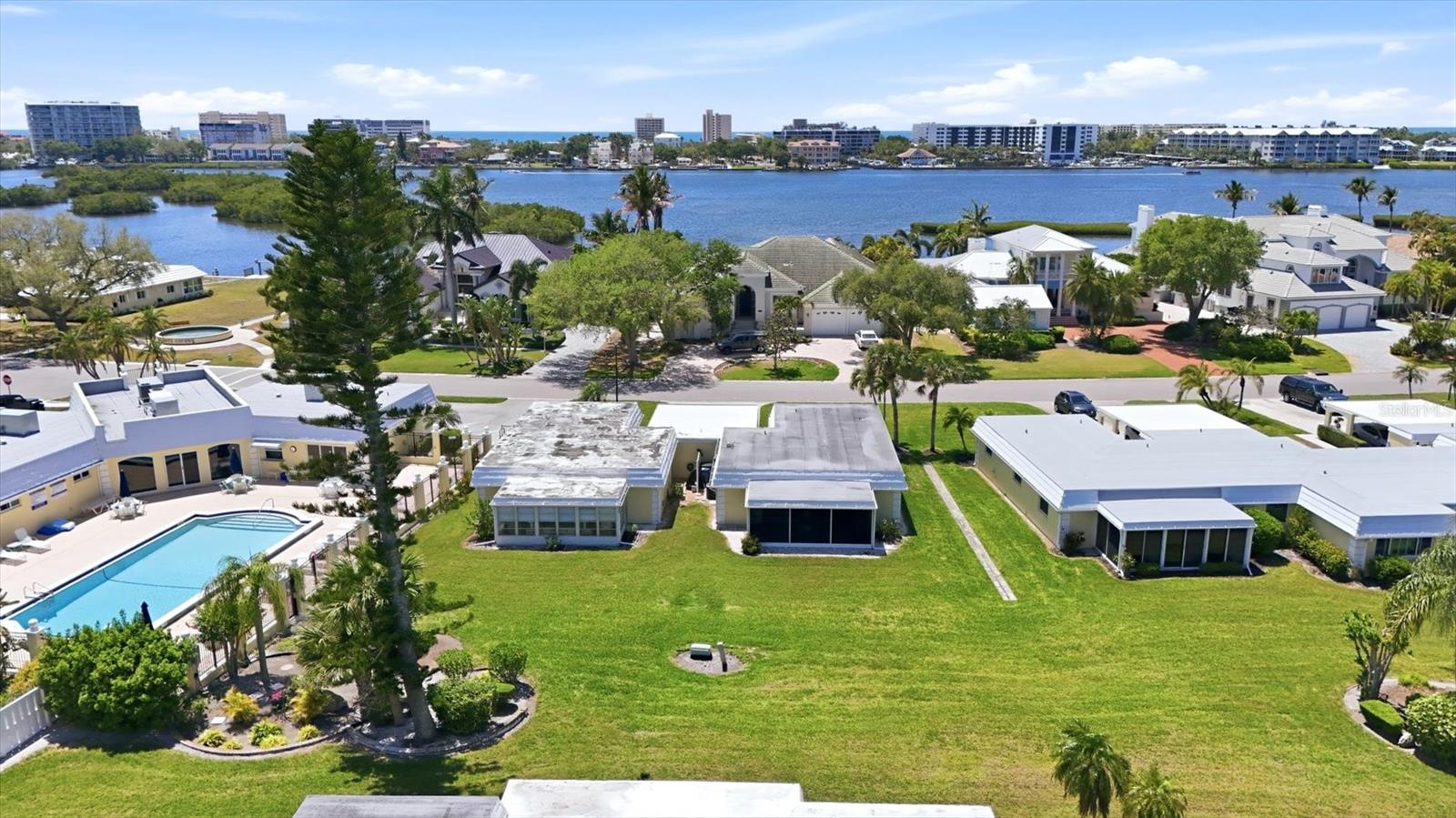 Image 42 of 48 For 5887 Tidewood Avenue 2