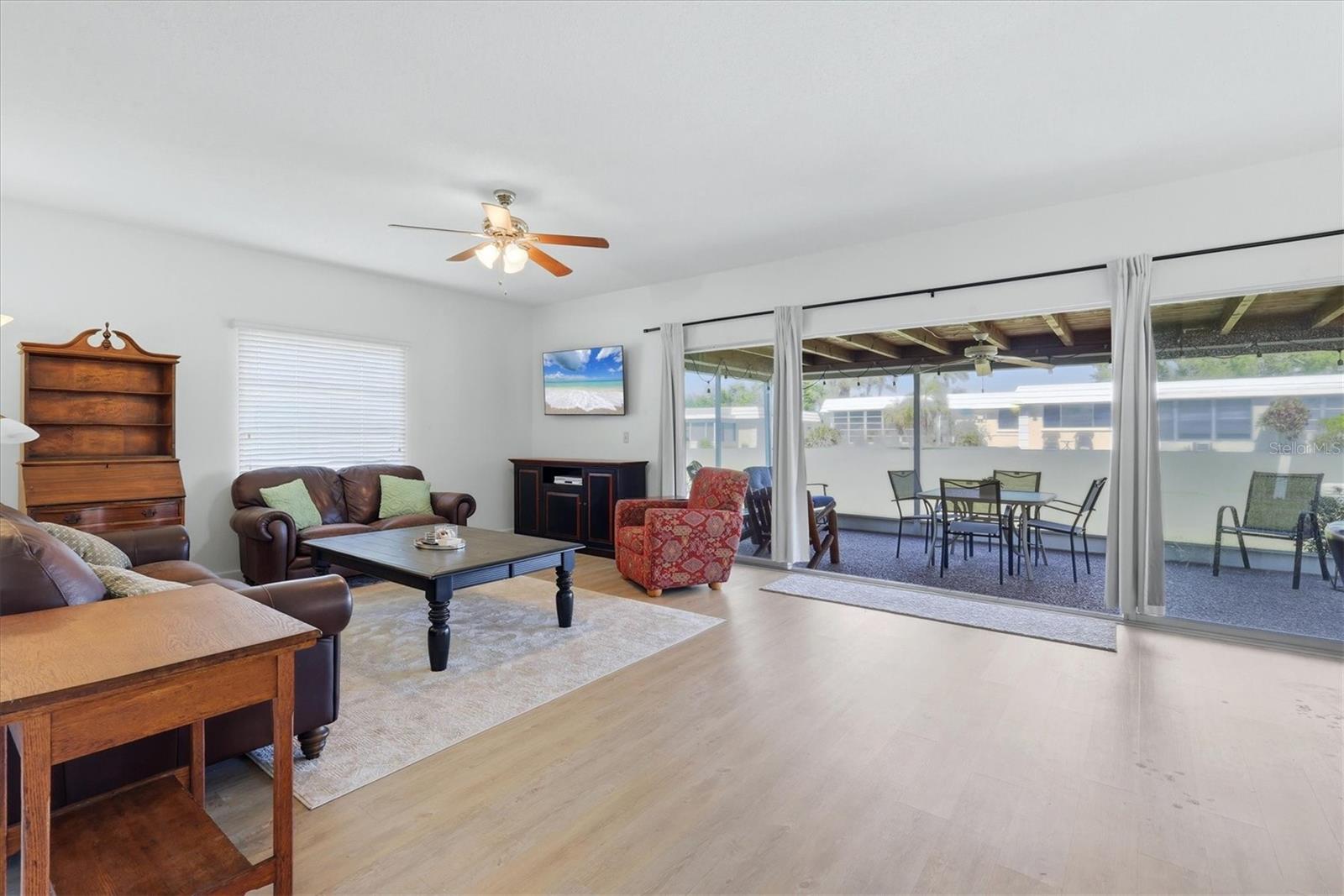 Image 7 of 48 For 5887 Tidewood Avenue 2