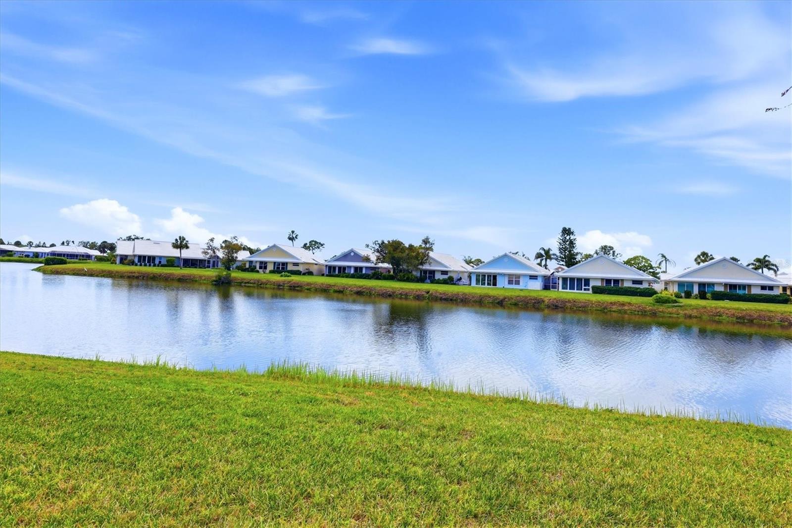 Image 20 of 29 For 733 Harrington Lake Drive N 25