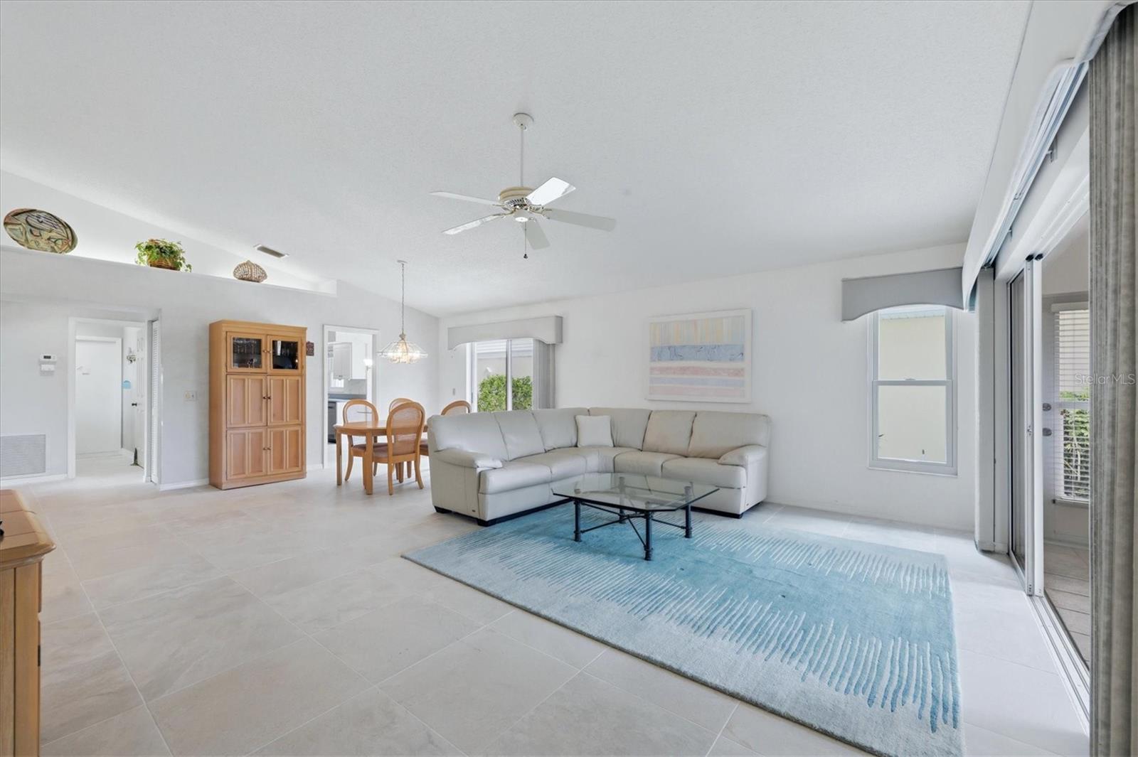 Image 6 of 29 For 733 Harrington Lake Drive N 25