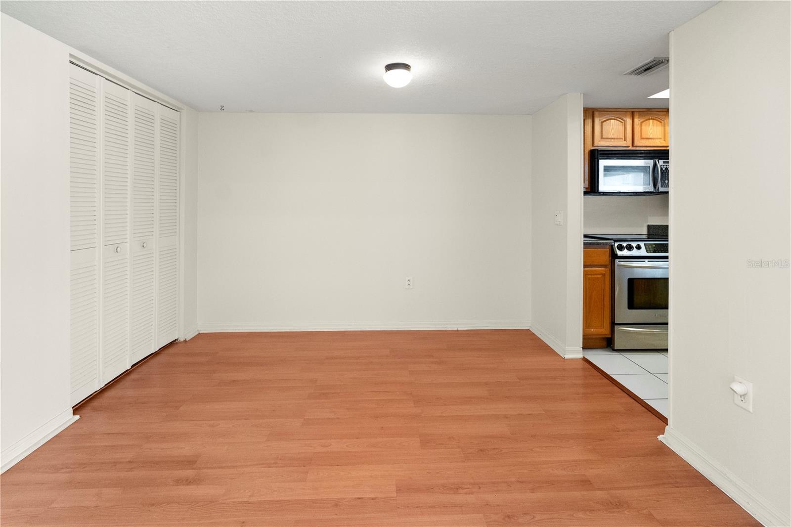 Image 21 of 51 For 22278 Vick Street A112