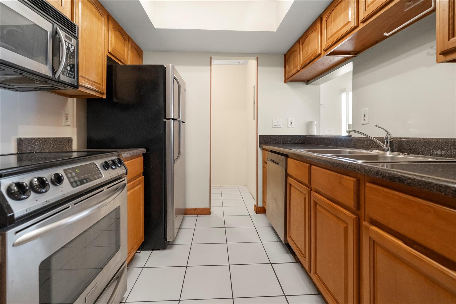 Image 23 of 51 For 22278 Vick Street A112