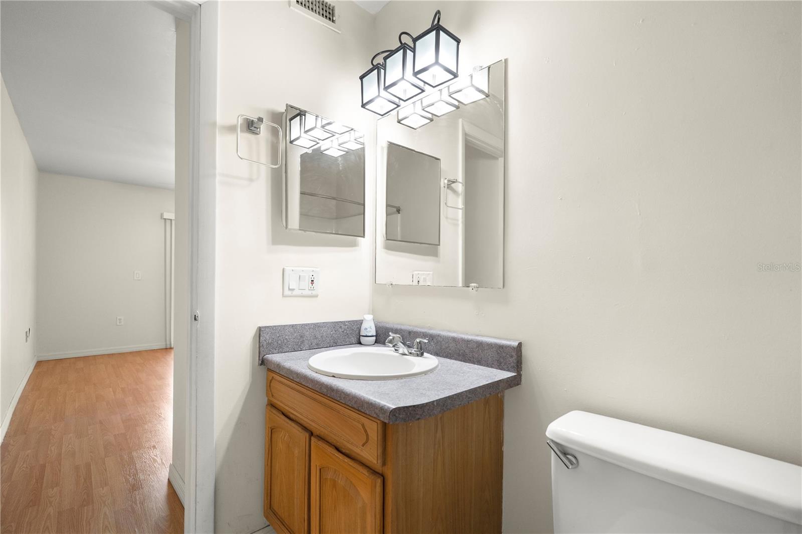 Image 42 of 51 For 22278 Vick Street A112