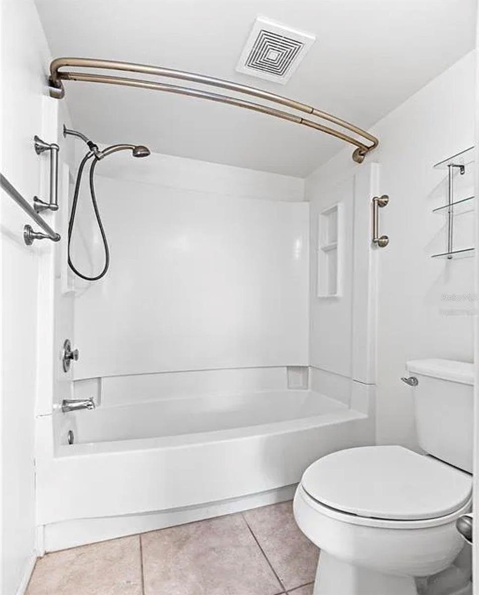 Image 15 of 23 For 7294 Cloister Drive 23