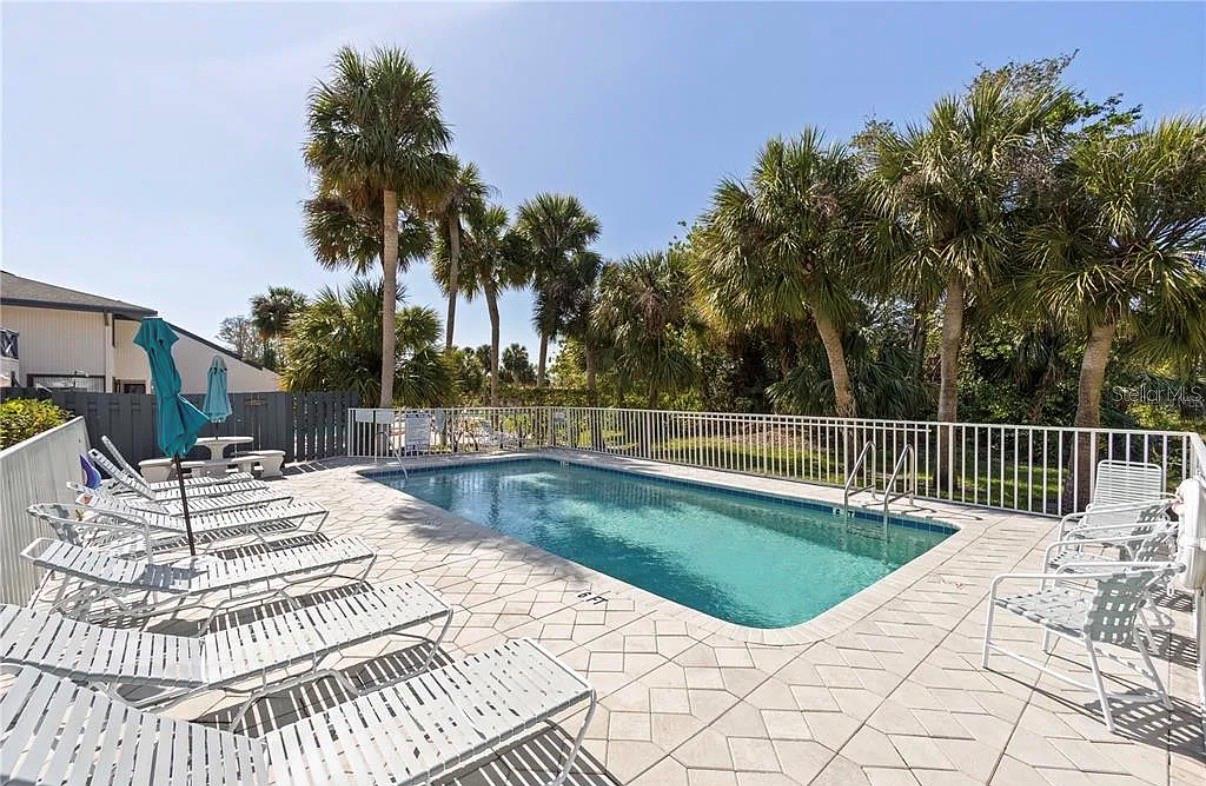 Image 16 of 23 For 7294 Cloister Drive 23