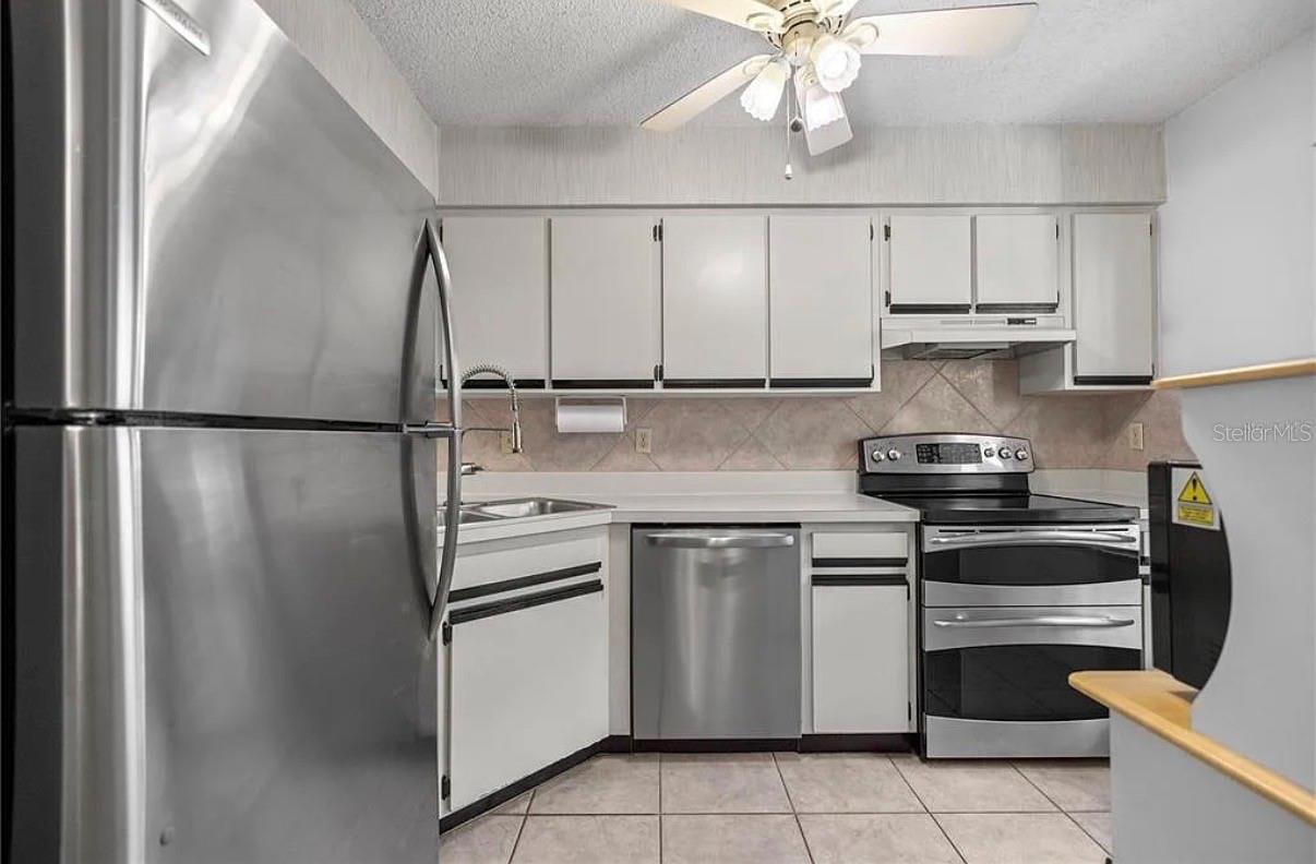 Image 4 of 23 For 7294 Cloister Drive 23