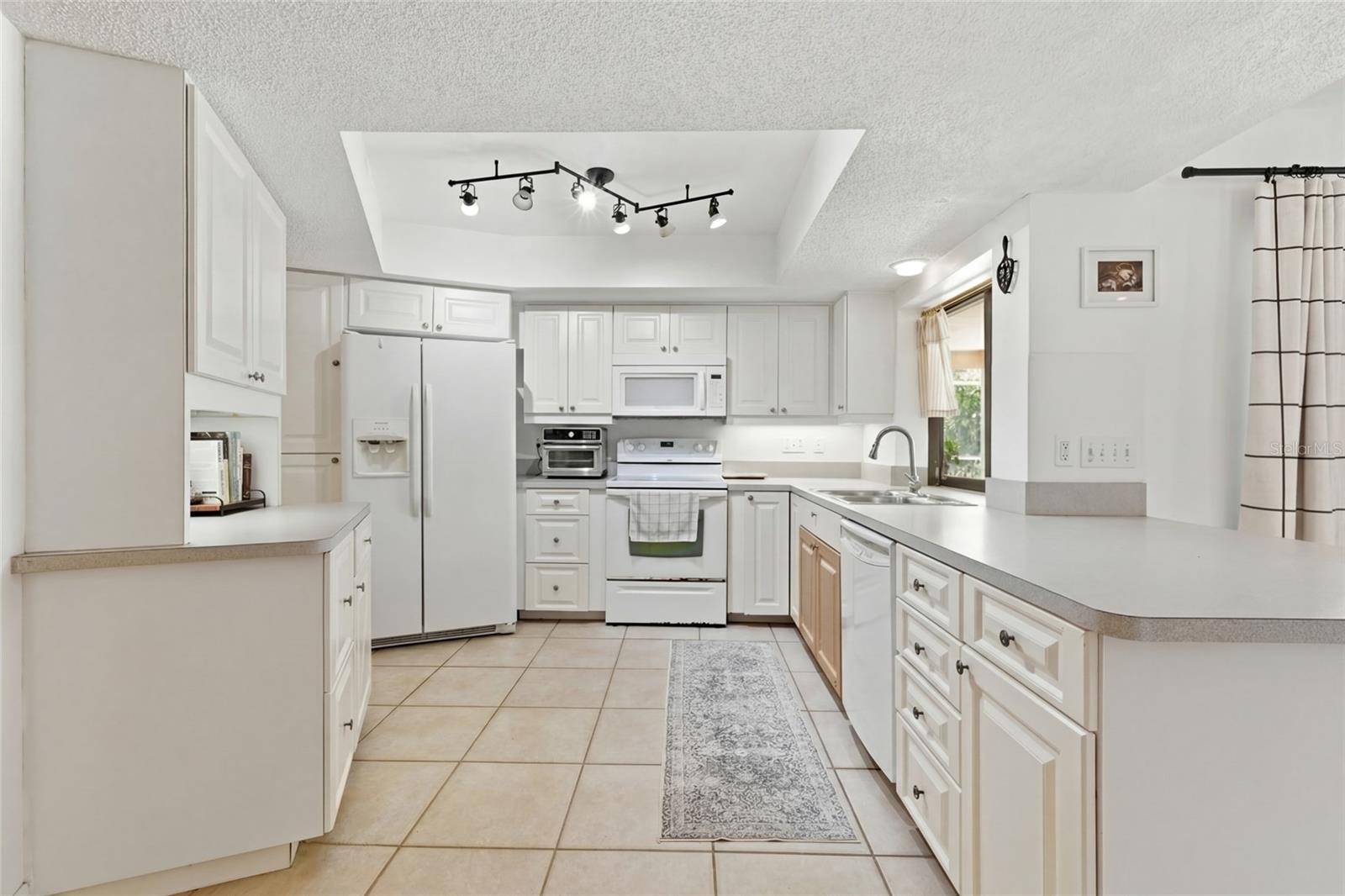 Image 12 of 48 For 3927 Country View Lane