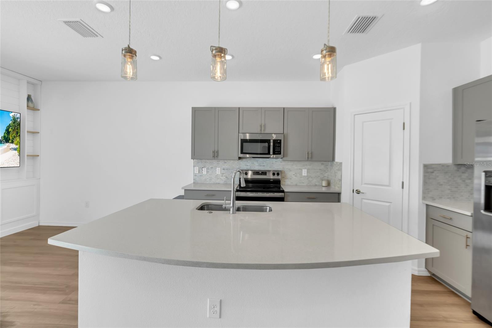 Image 13 of 98 For 8792 Winter Breeze Way