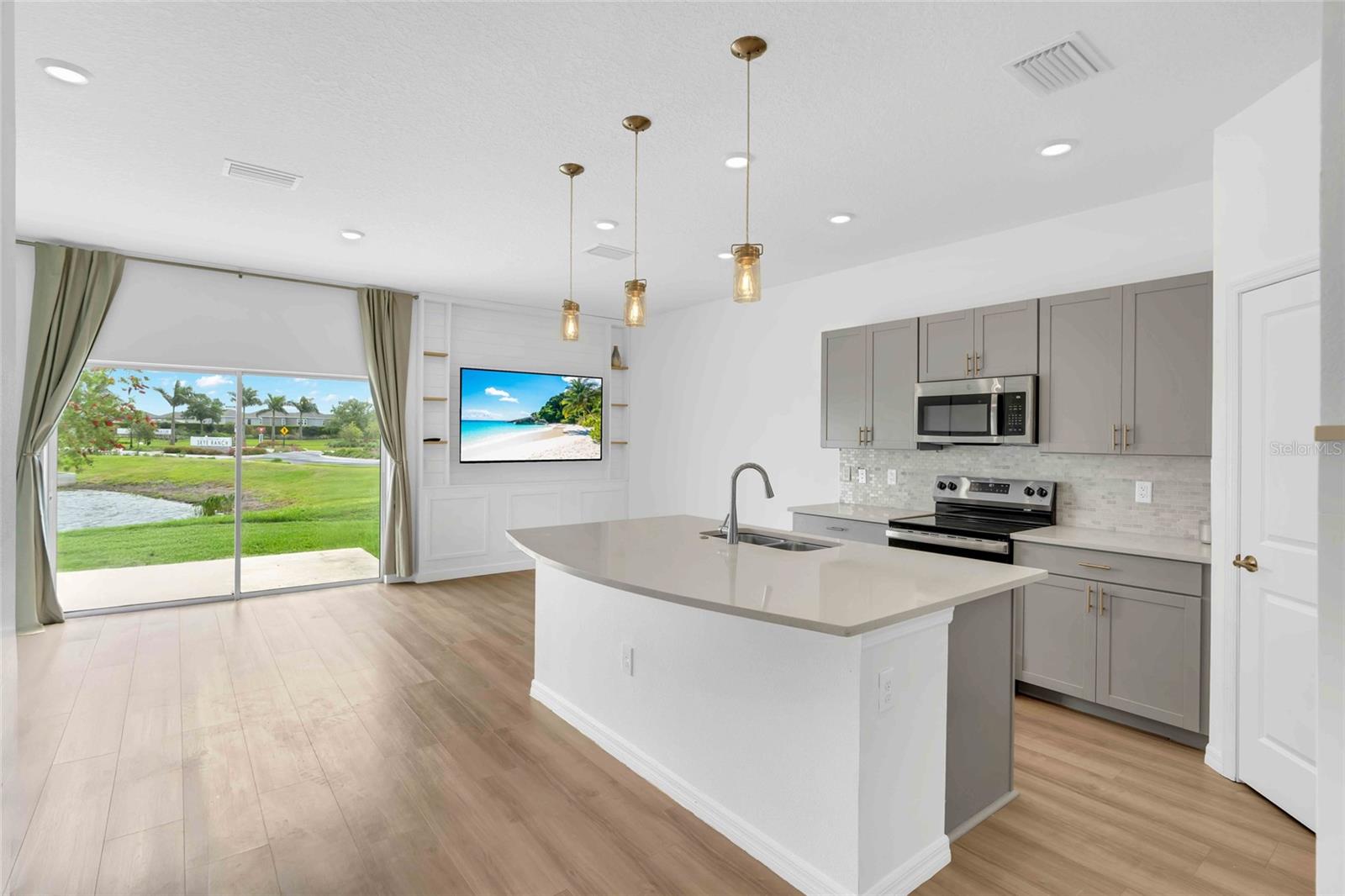 Image 17 of 98 For 8792 Winter Breeze Way