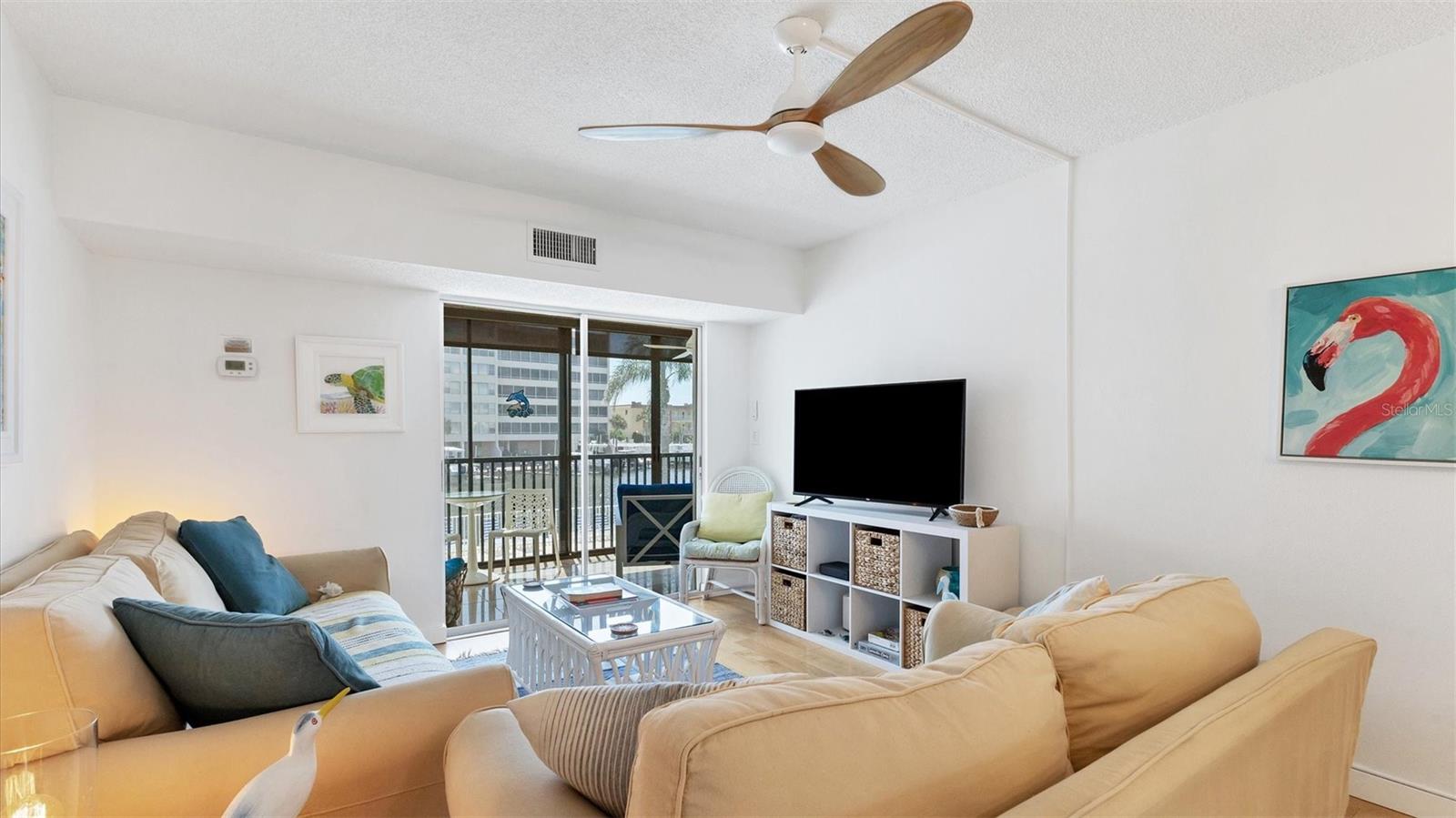 Image 12 of 43 For 9200 Midnight Pass Road 24