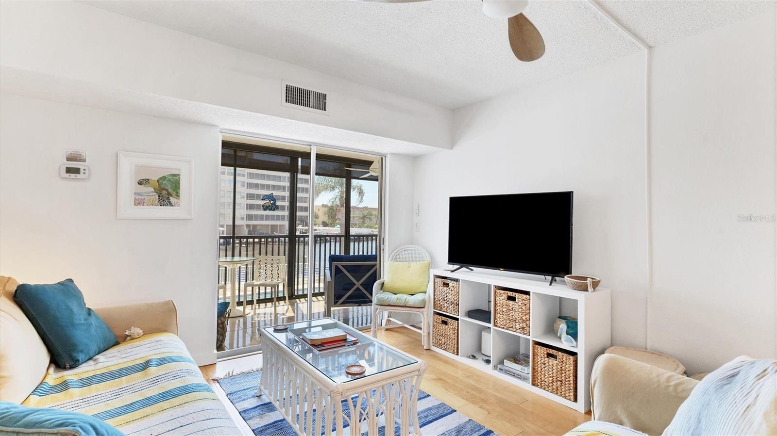 Image 13 of 43 For 9200 Midnight Pass Road 24