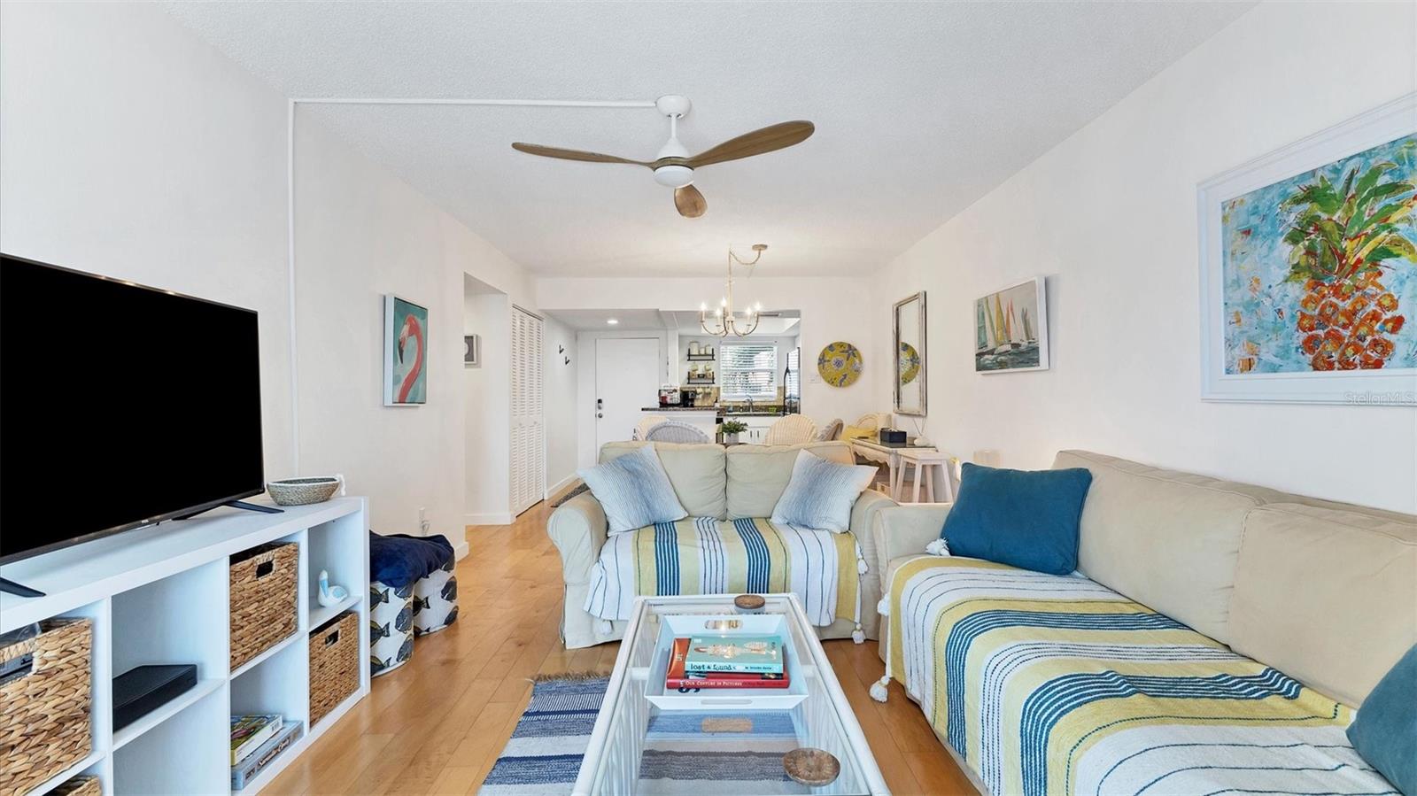 Image 14 of 43 For 9200 Midnight Pass Road 24