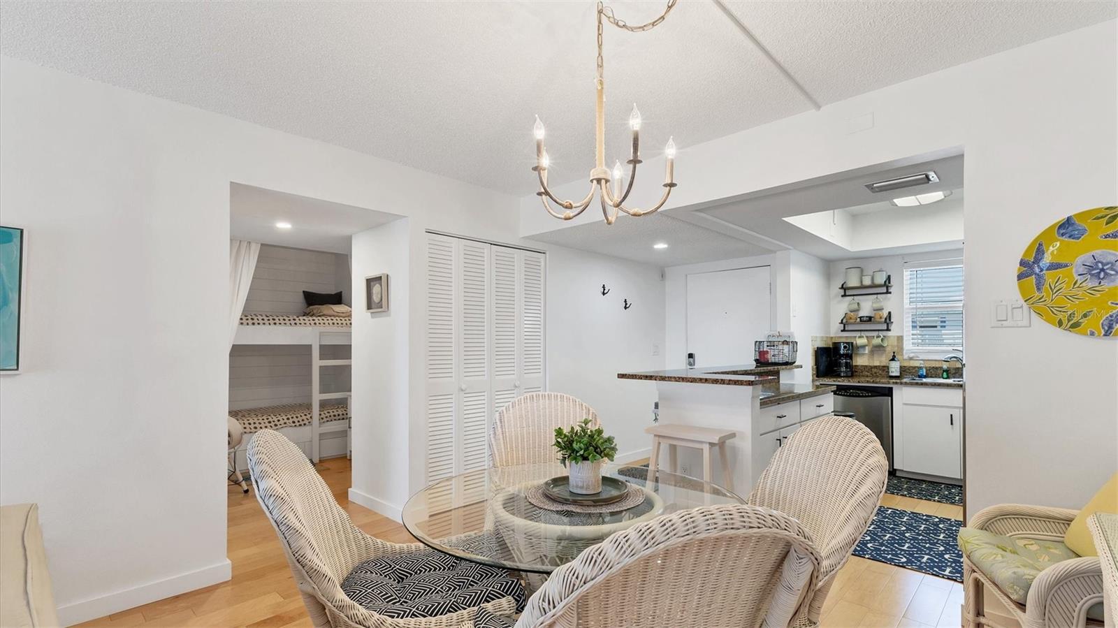 Image 17 of 43 For 9200 Midnight Pass Road 24