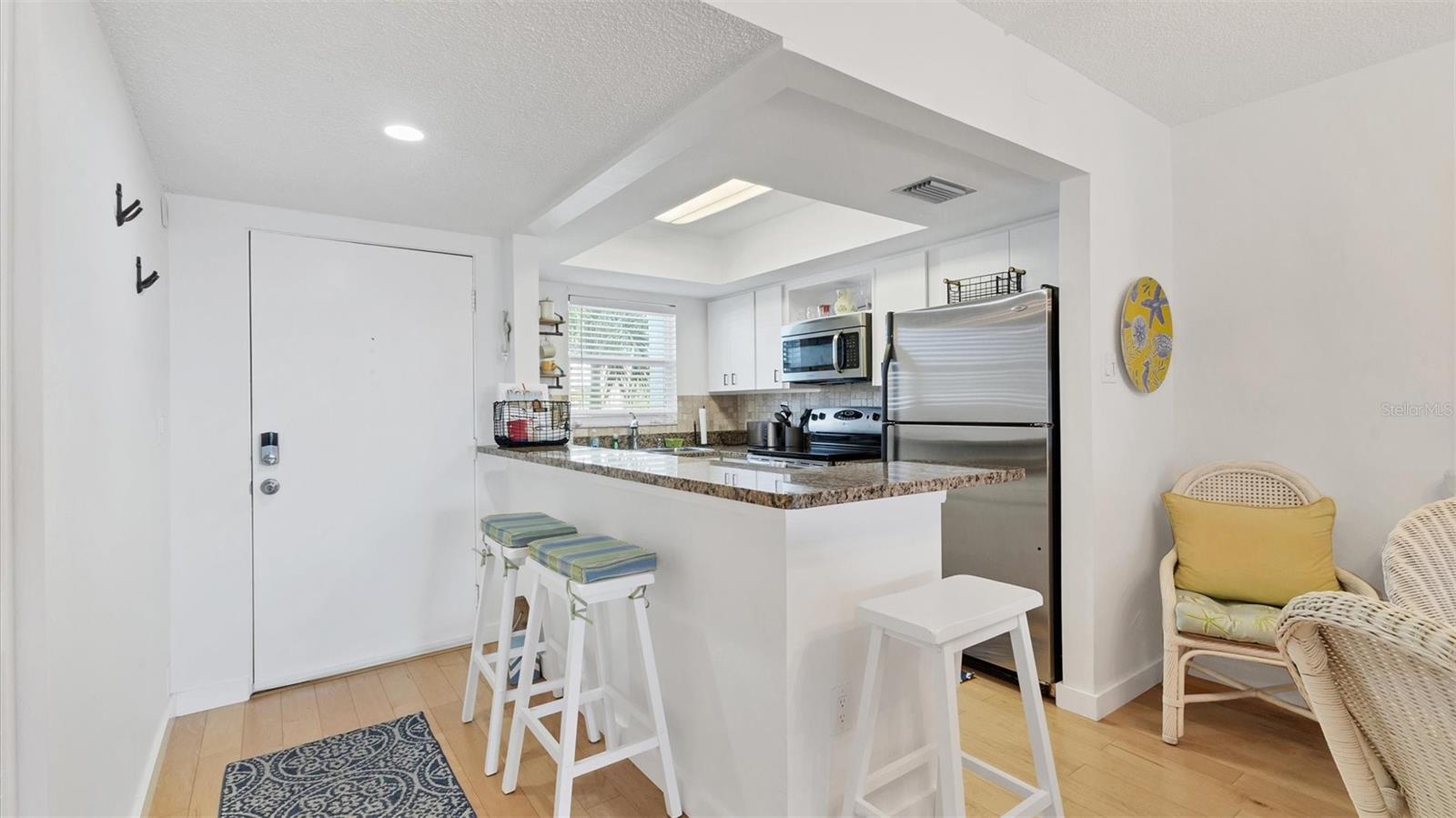 Image 19 of 43 For 9200 Midnight Pass Road 24