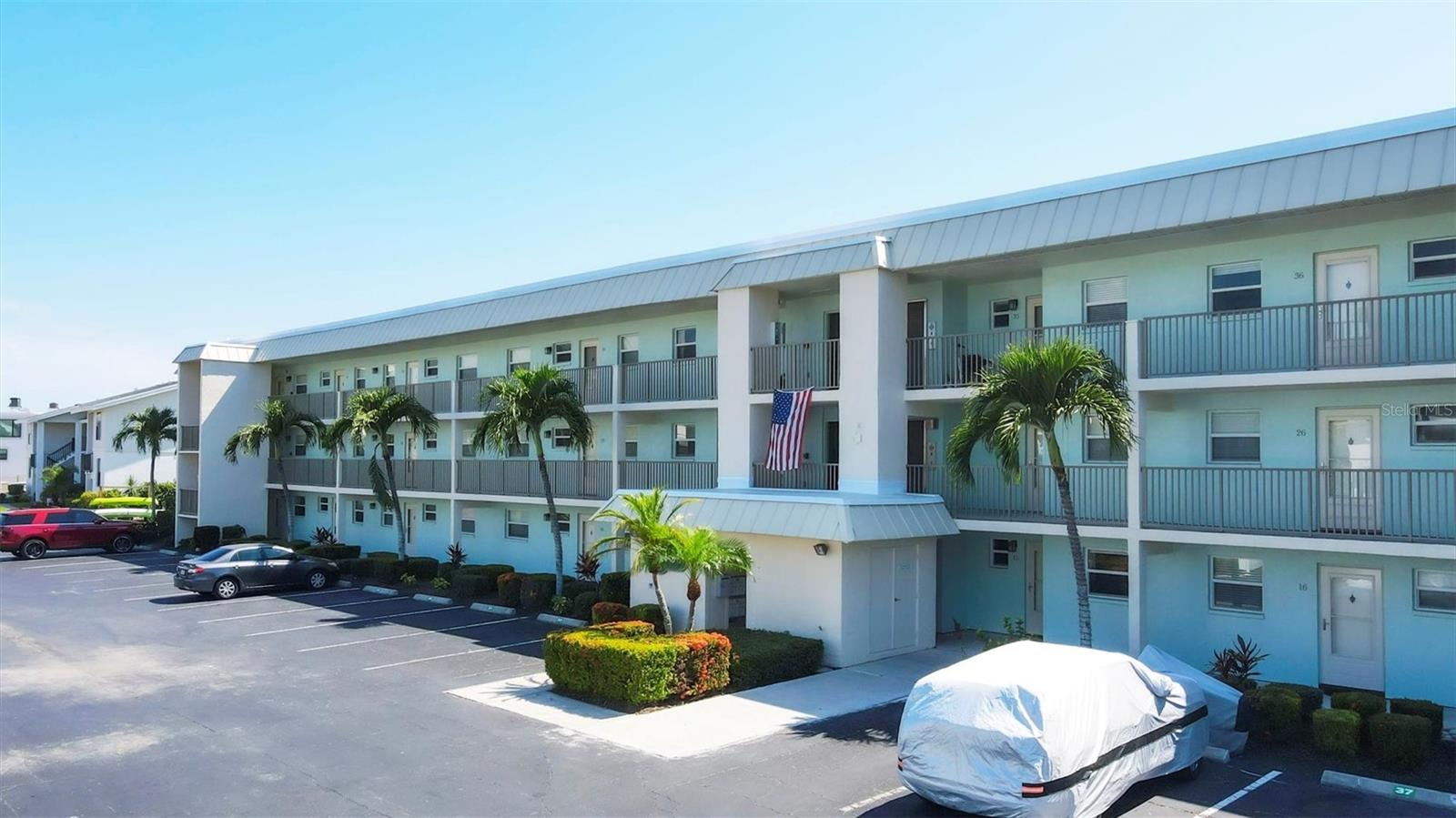 Image 2 of 43 For 9200 Midnight Pass Road 24