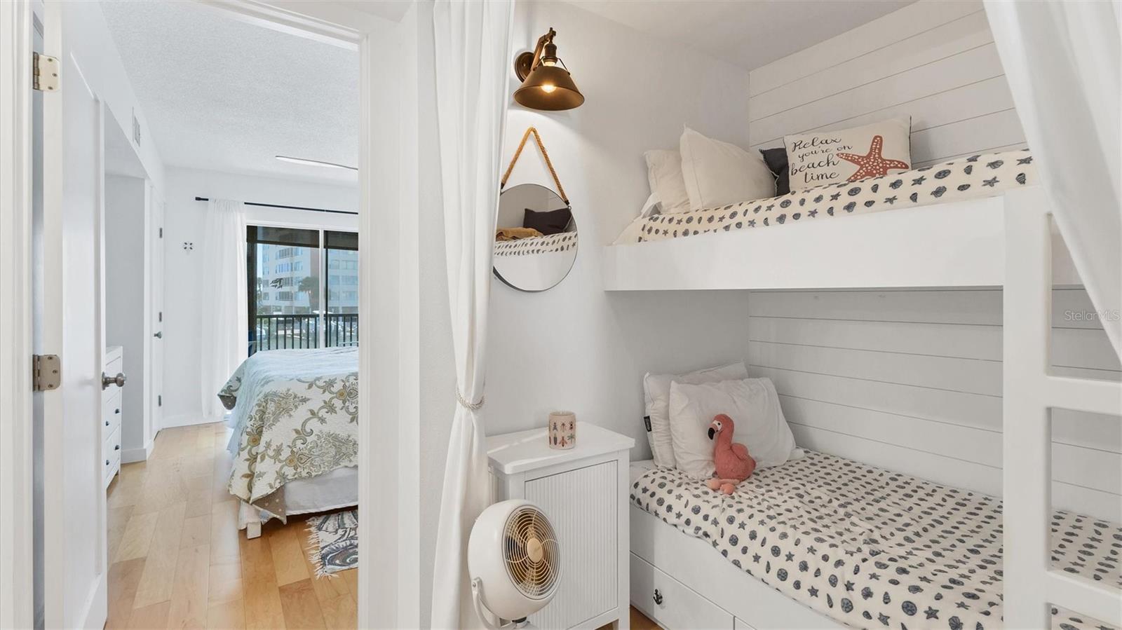 Image 26 of 43 For 9200 Midnight Pass Road 24