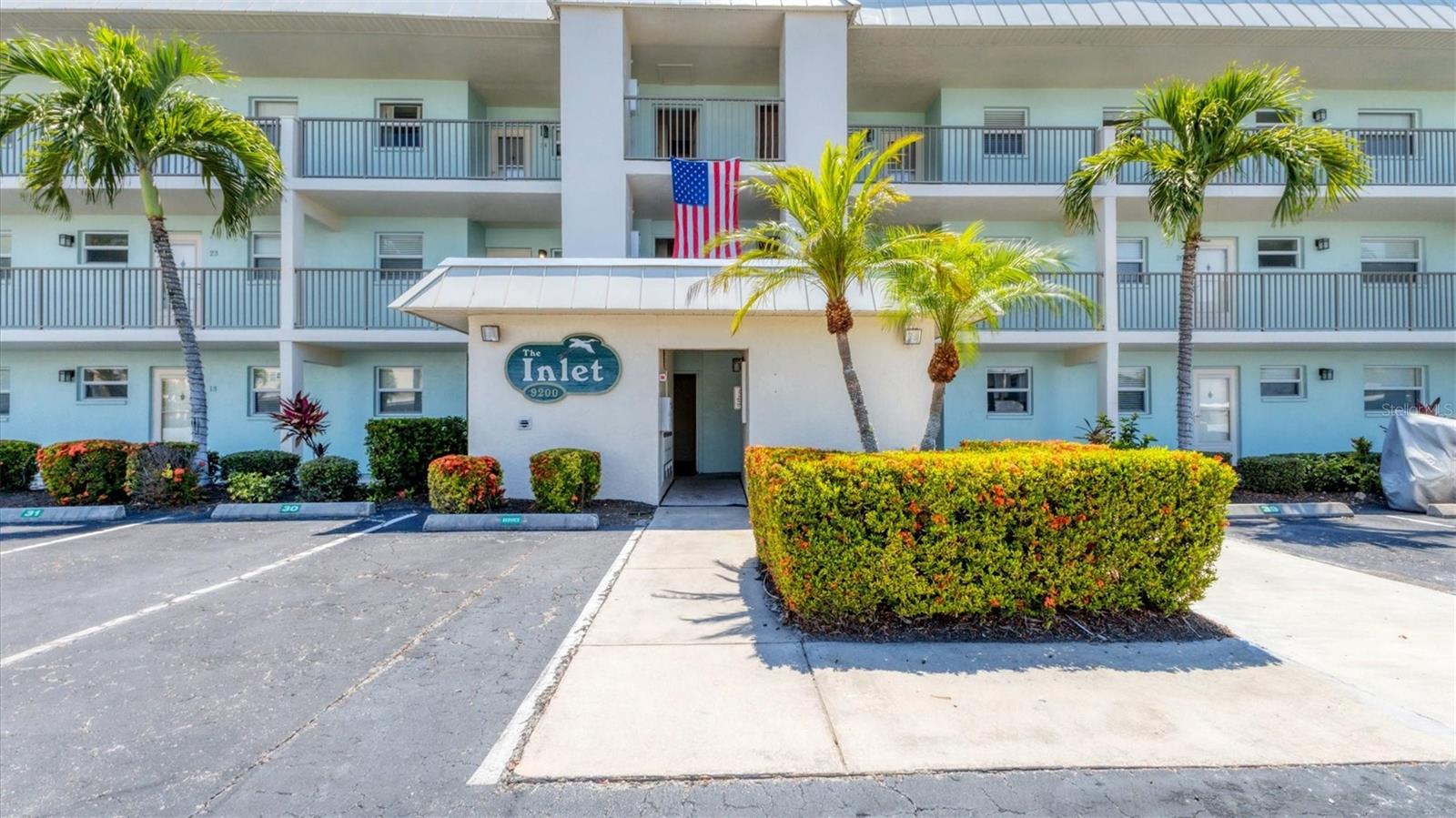 Image 5 of 43 For 9200 Midnight Pass Road 24