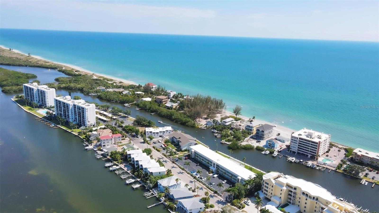 Image 6 of 43 For 9200 Midnight Pass Road 24