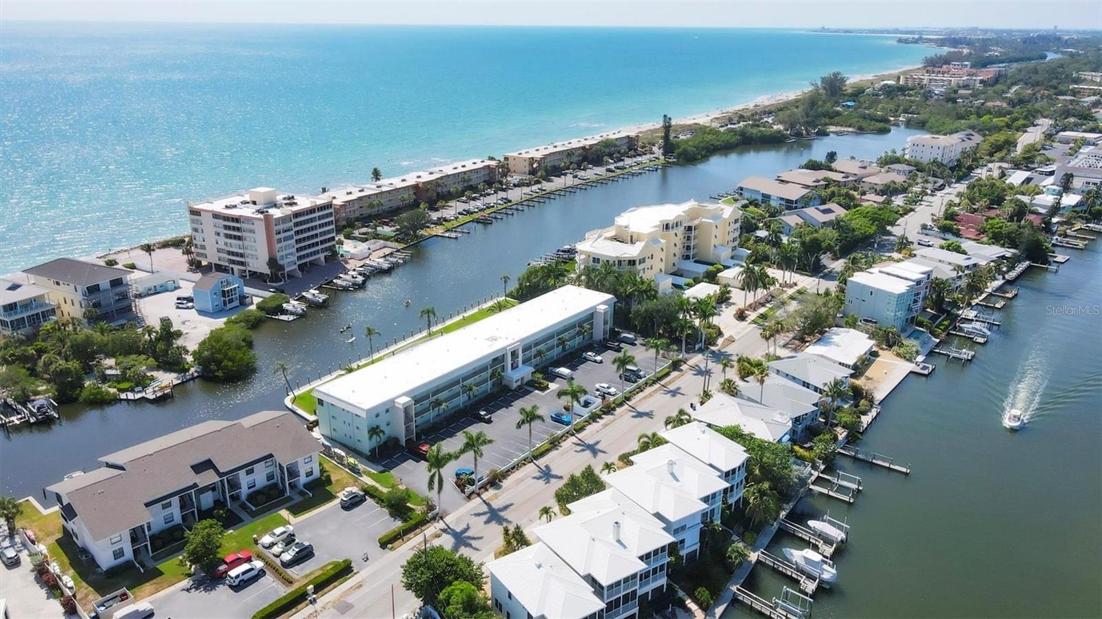 Image 8 of 43 For 9200 Midnight Pass Road 24