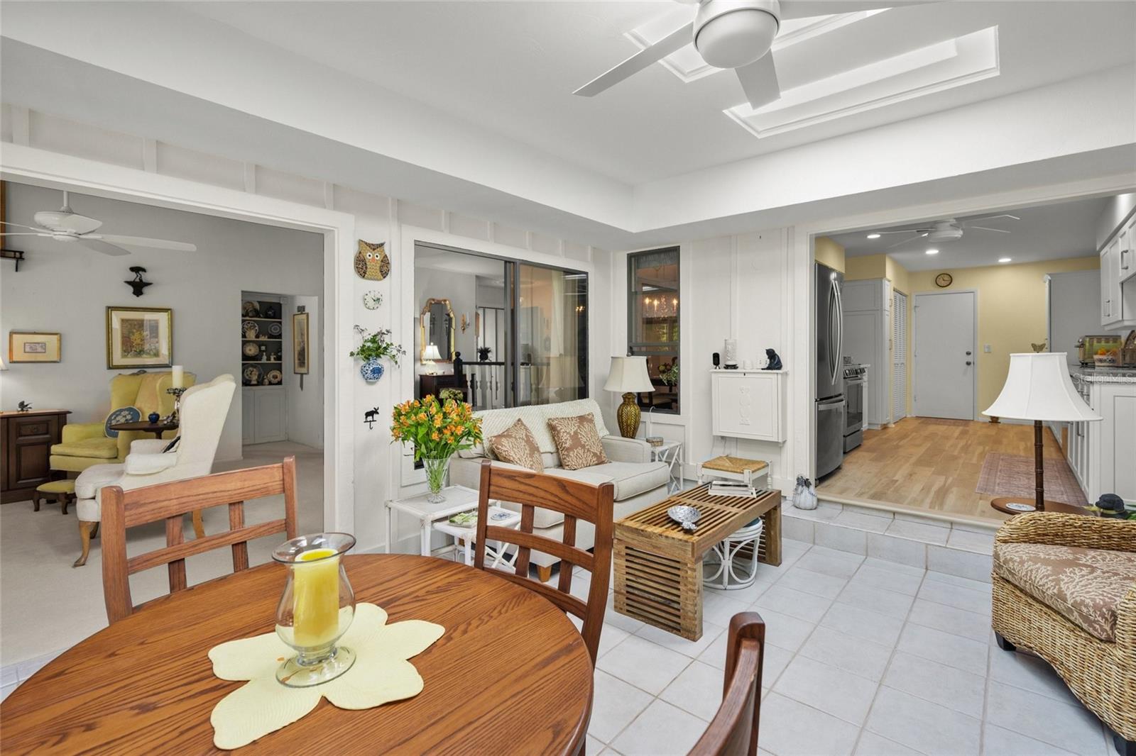 Image 22 of 41 For 4688 Oak Hollow Drive 25