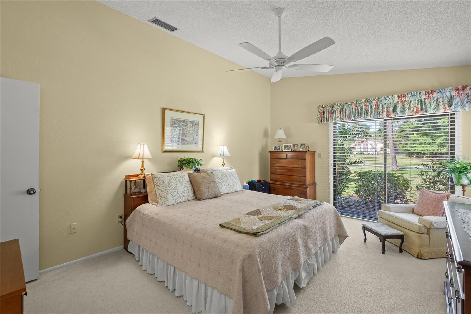 Image 23 of 41 For 4688 Oak Hollow Drive 25