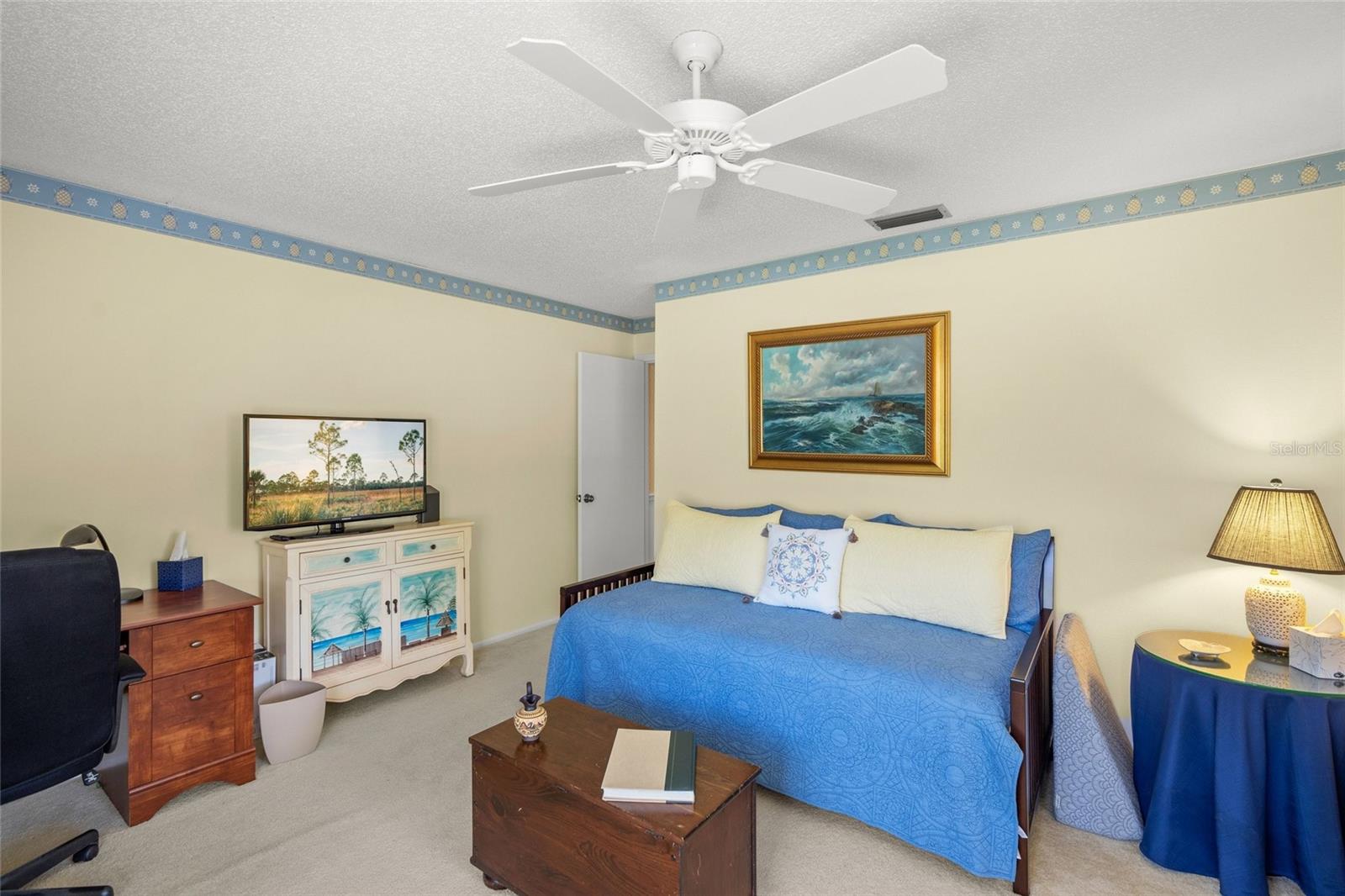 Image 33 of 41 For 4688 Oak Hollow Drive 25