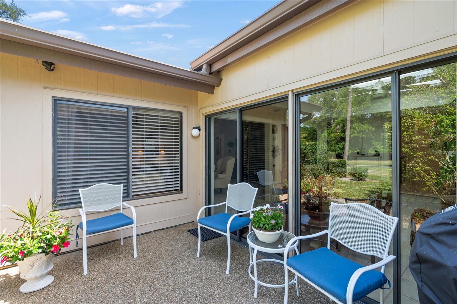 Image 37 of 41 For 4688 Oak Hollow Drive 25