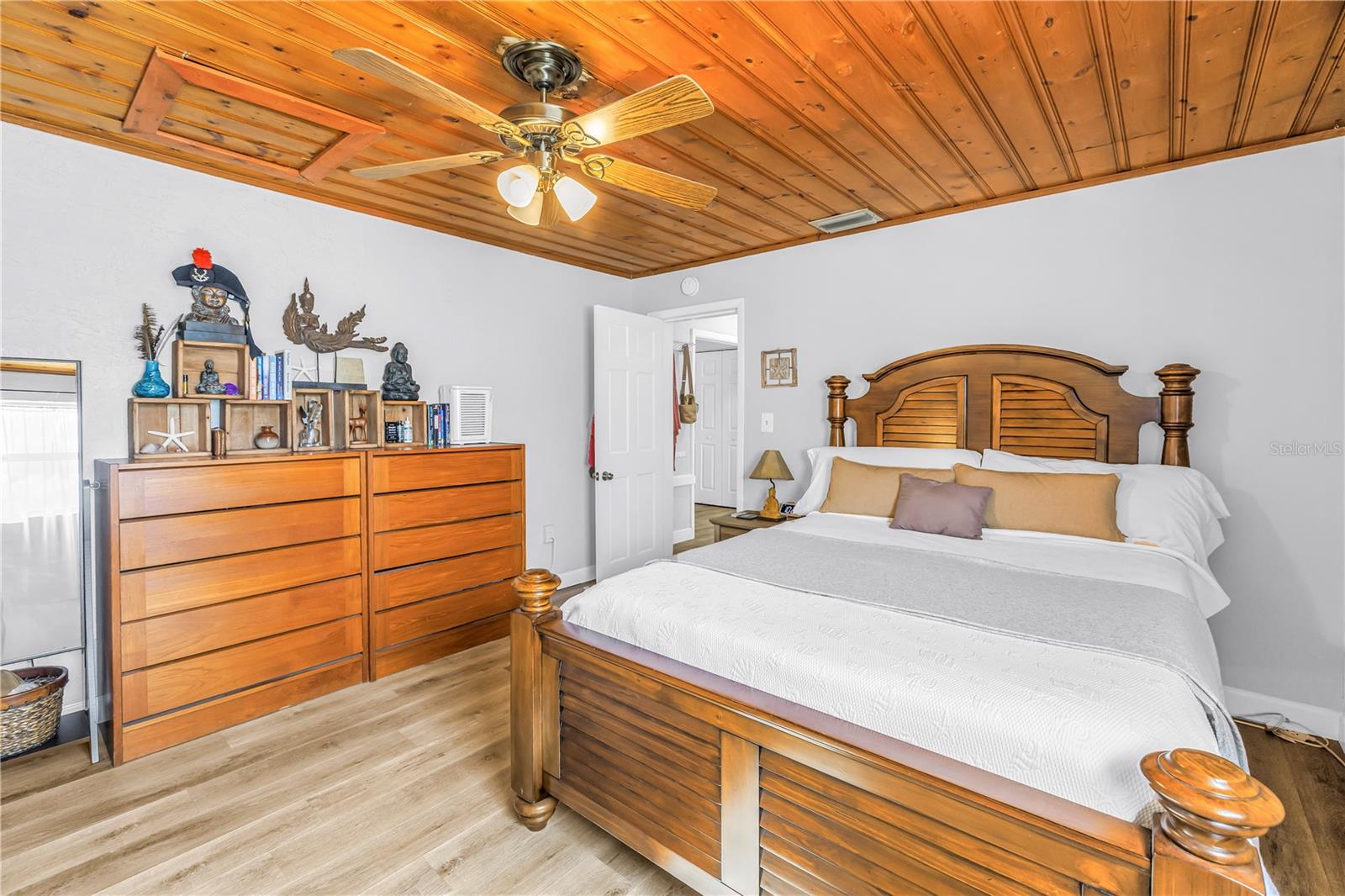 Image 22 of 53 For 308 53rd Street W