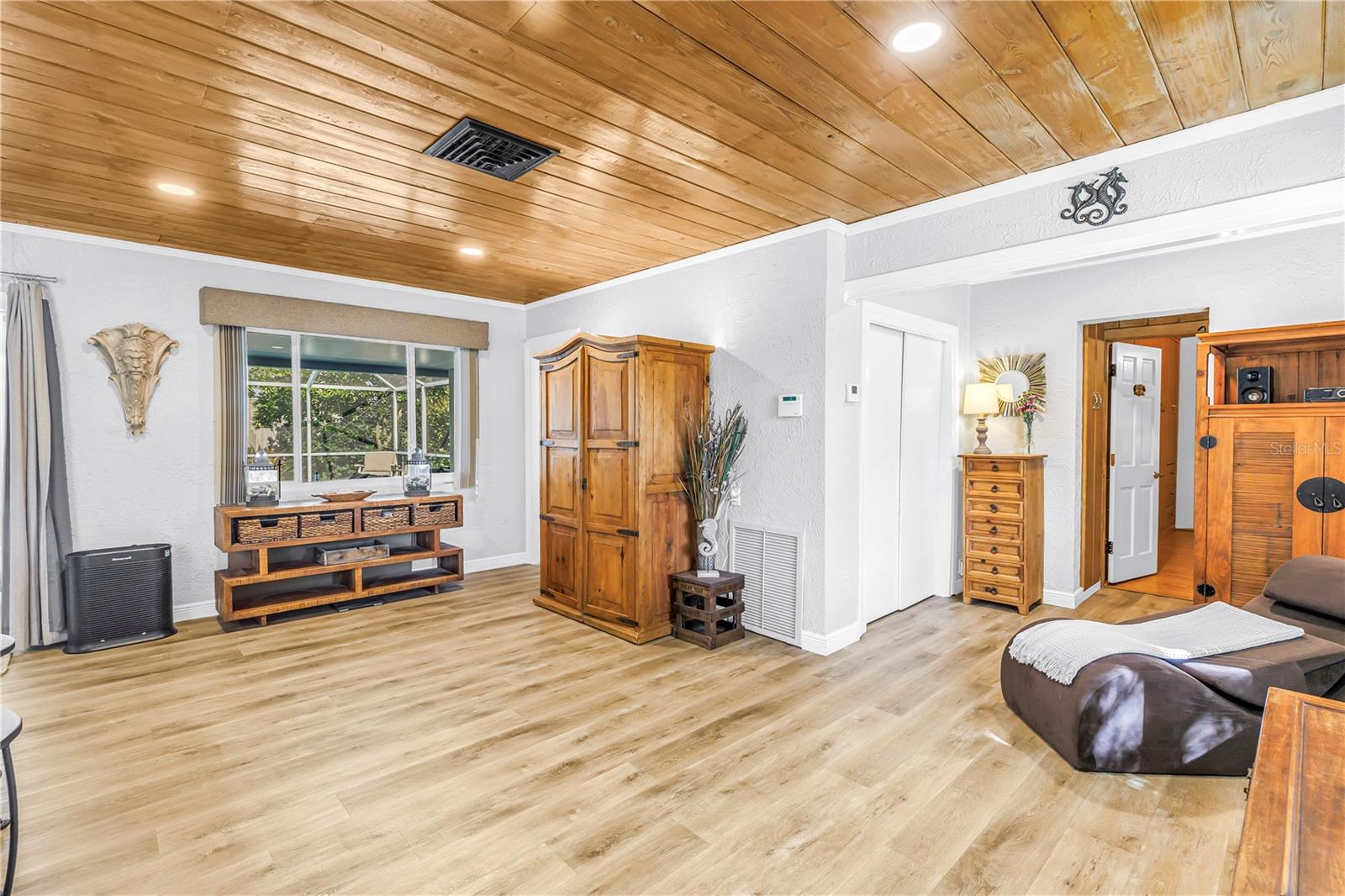 Image 8 of 53 For 308 53rd Street W