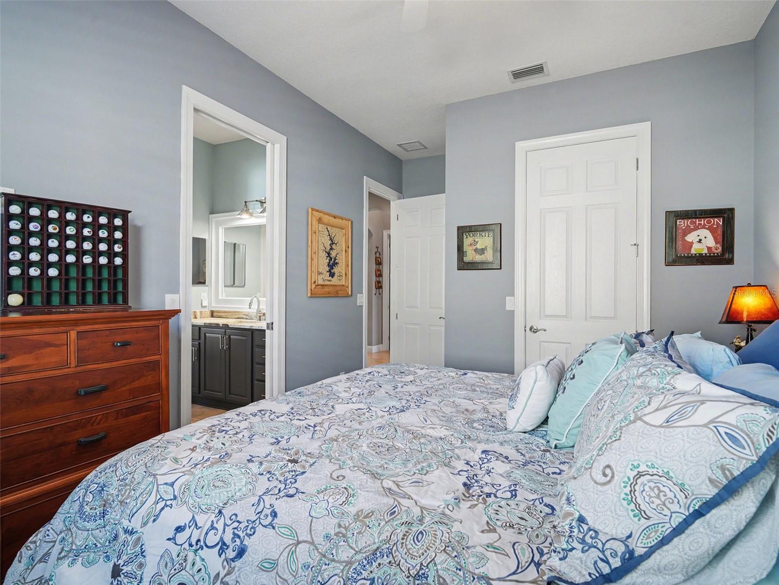 Image 15 of 54 For 1018 Overlook Court