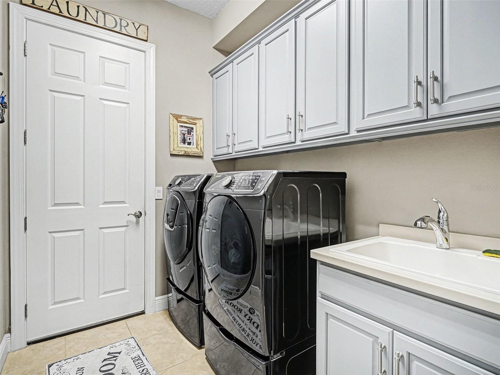 Image 23 of 54 For 1018 Overlook Court