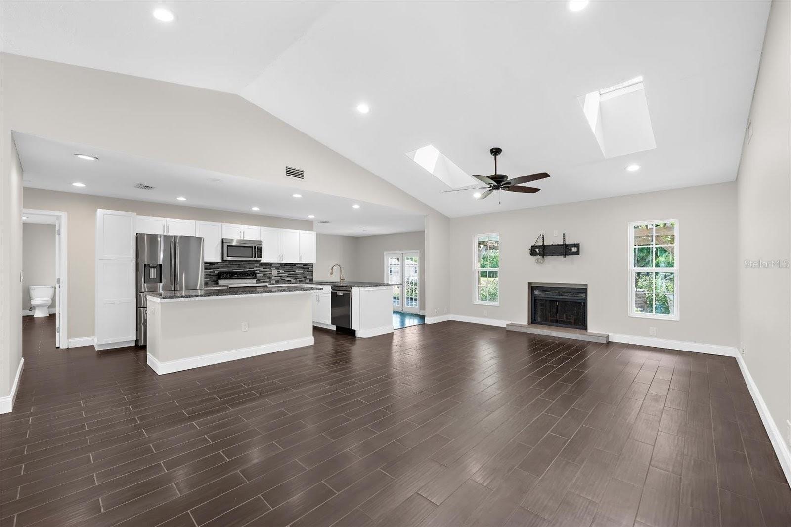 Image 10 of 53 For 1821 Racimo Drive